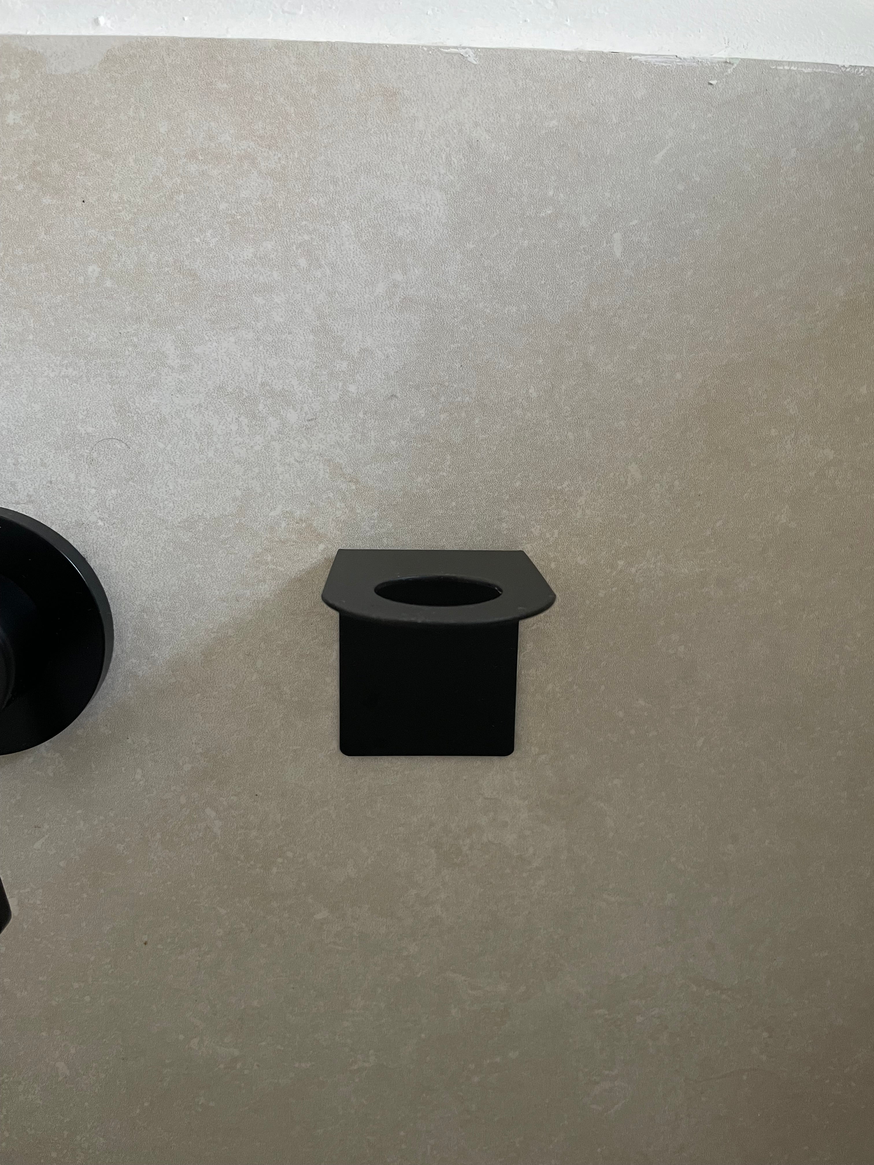 Edelstahlhalterung in Schwarz-Matt für Seifenspender, Shampoo, Spülmittel